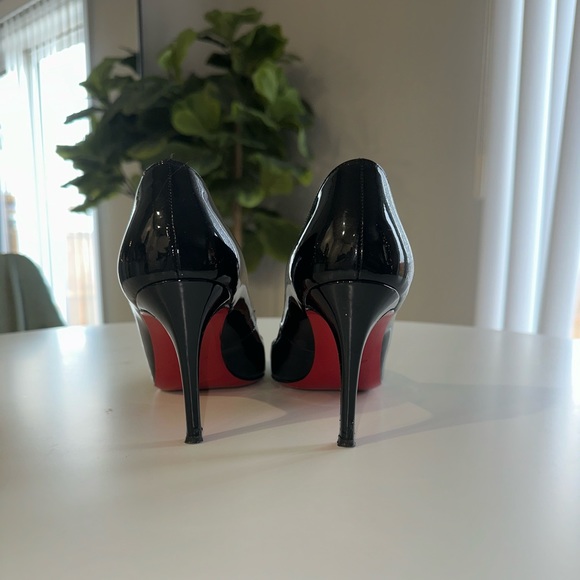 Black Christian Louboutins - comes with dust bags and box. Size 37.5 - Picture 3 of 8